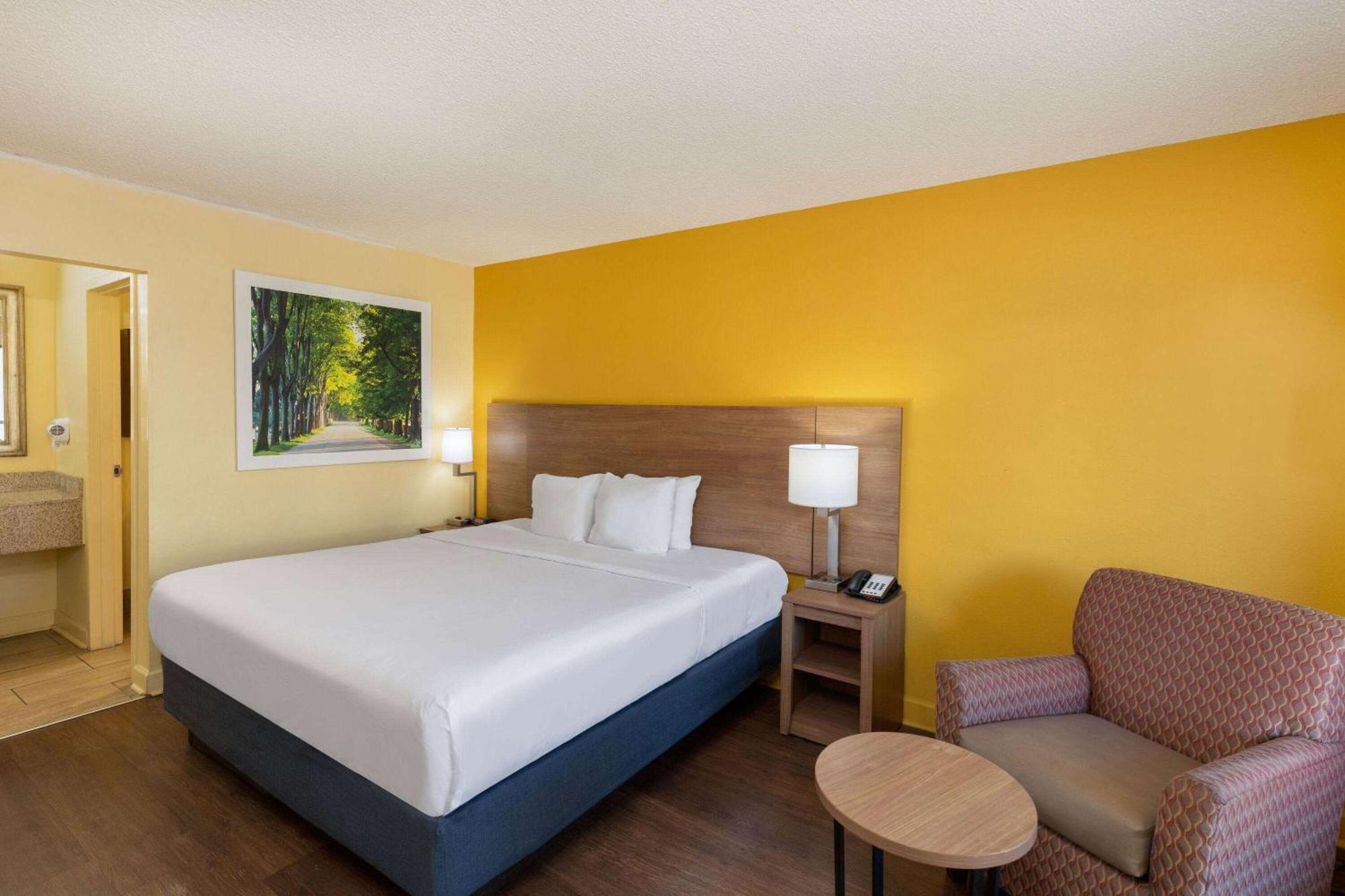 Days Inn By Wyndham Florence/I-95 North Eksteriør bilde