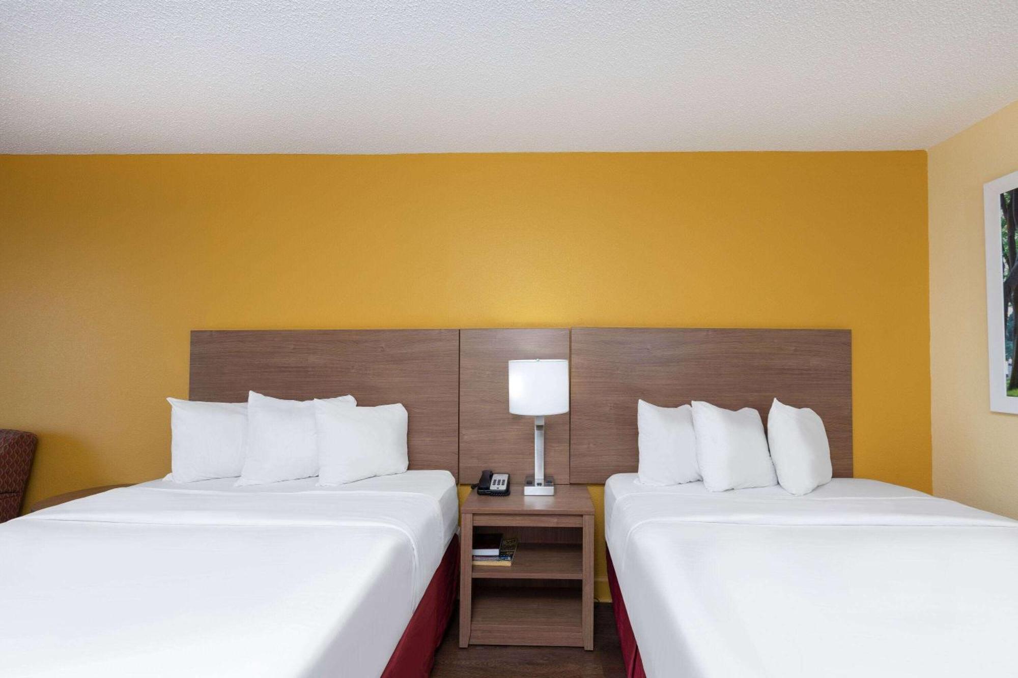 Days Inn By Wyndham Florence/I-95 North Eksteriør bilde