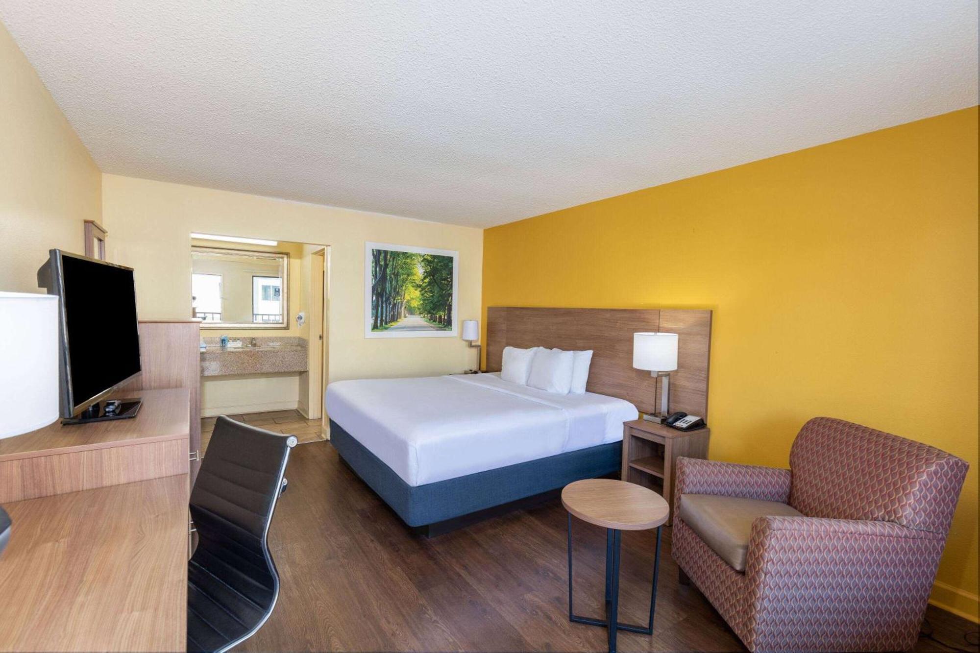 Days Inn By Wyndham Florence/I-95 North Eksteriør bilde